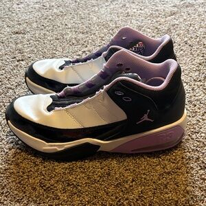 Air Jordan girls basketball shoes in White, Black & Lavender